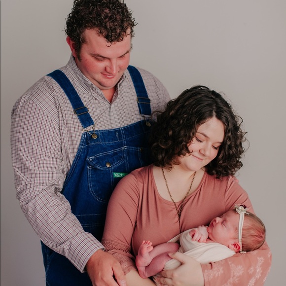 Meet your Posher, Sarah - Picture 1 of 4